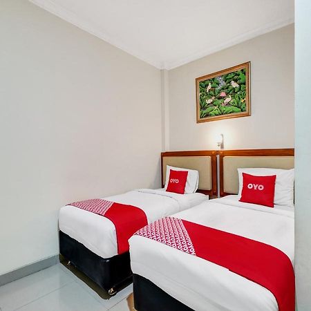 Oyo 90408 Hotel Horton Cirebon Extérieur photo