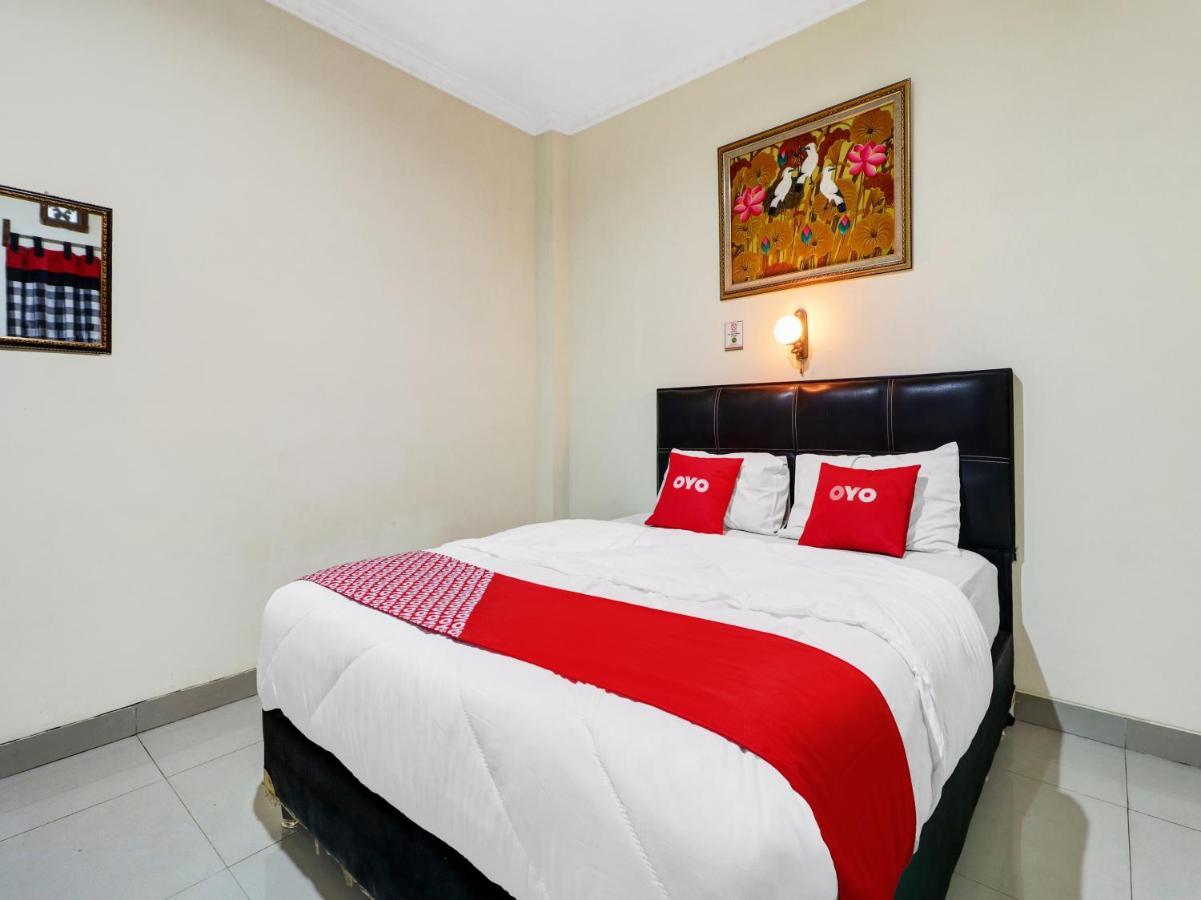 Oyo 90408 Hotel Horton Cirebon Extérieur photo