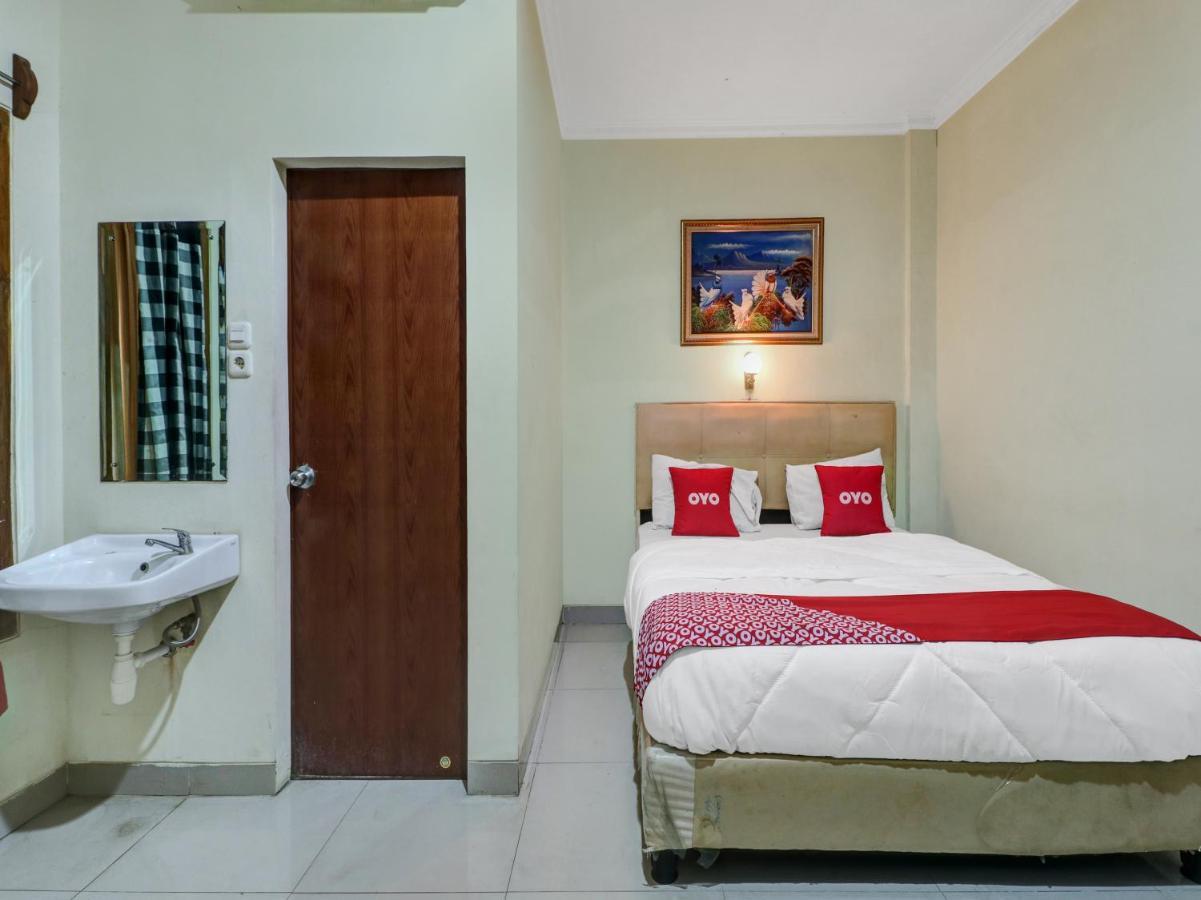 Oyo 90408 Hotel Horton Cirebon Extérieur photo