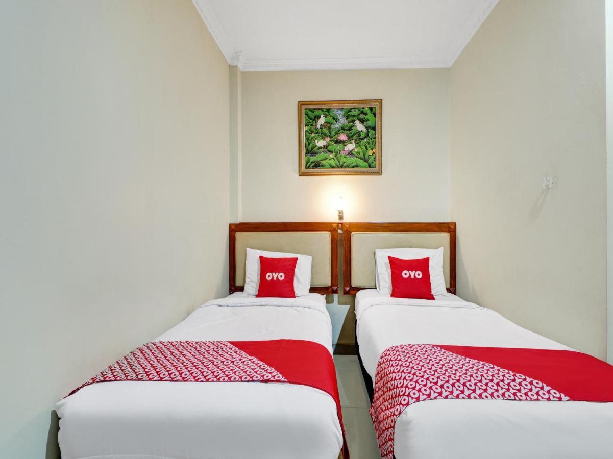 Oyo 90408 Hotel Horton Cirebon Extérieur photo