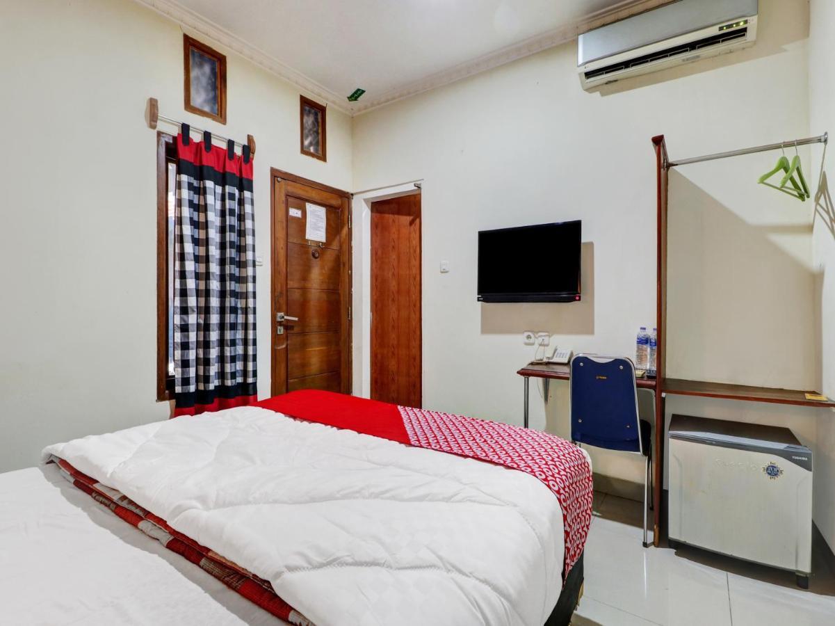 Oyo 90408 Hotel Horton Cirebon Extérieur photo
