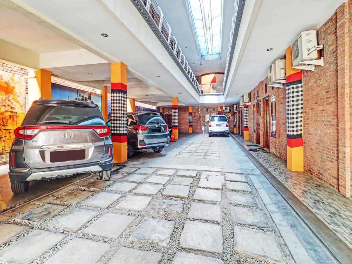Oyo 90408 Hotel Horton Cirebon Extérieur photo