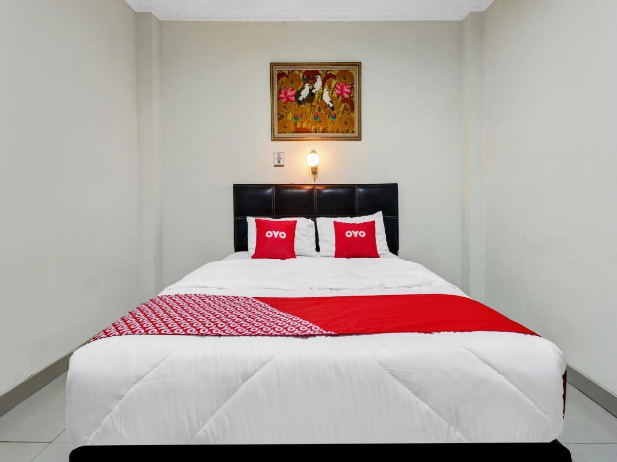 Oyo 90408 Hotel Horton Cirebon Extérieur photo